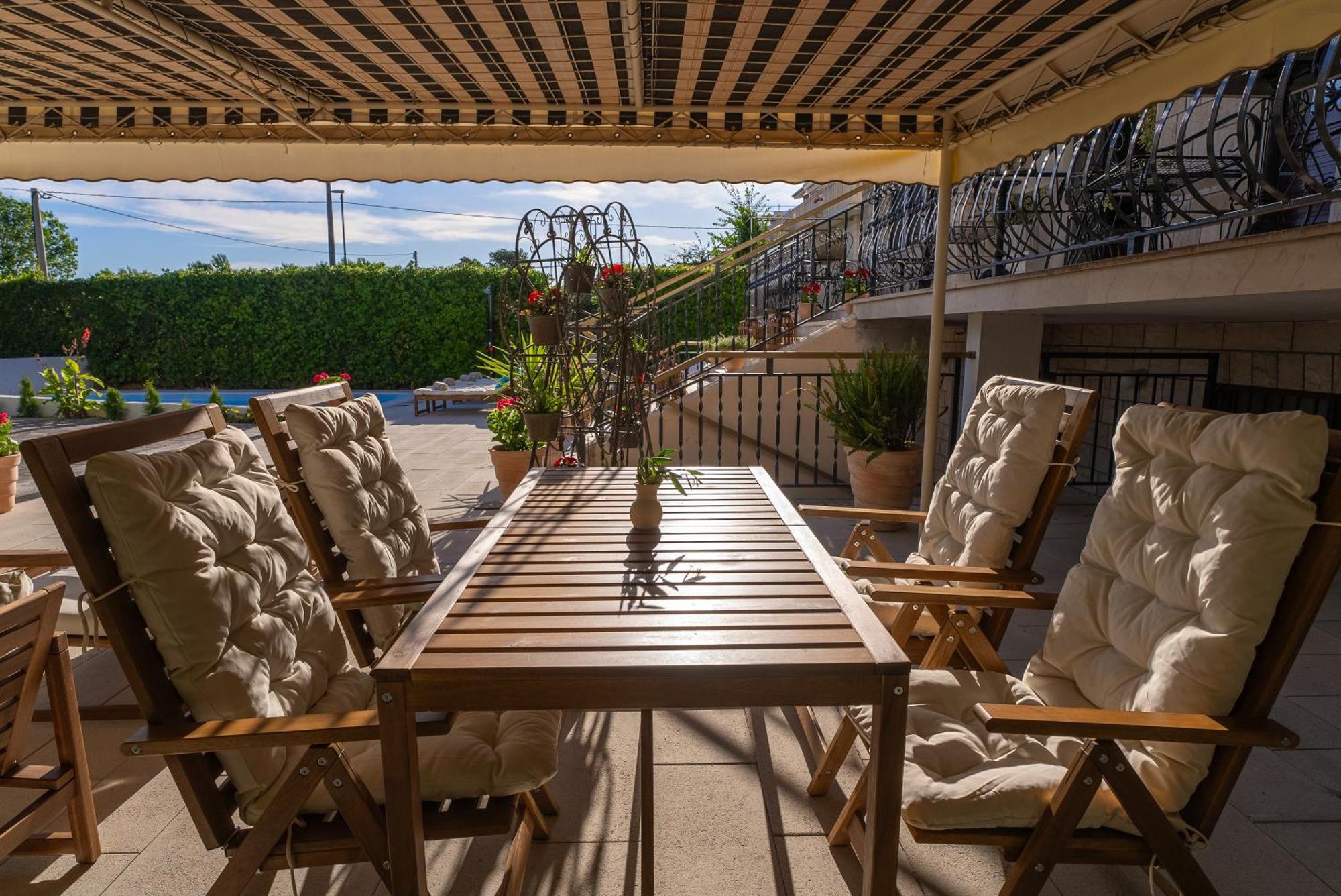 Storge Boutique Bed & Breakfast Omiš Buitenkant foto