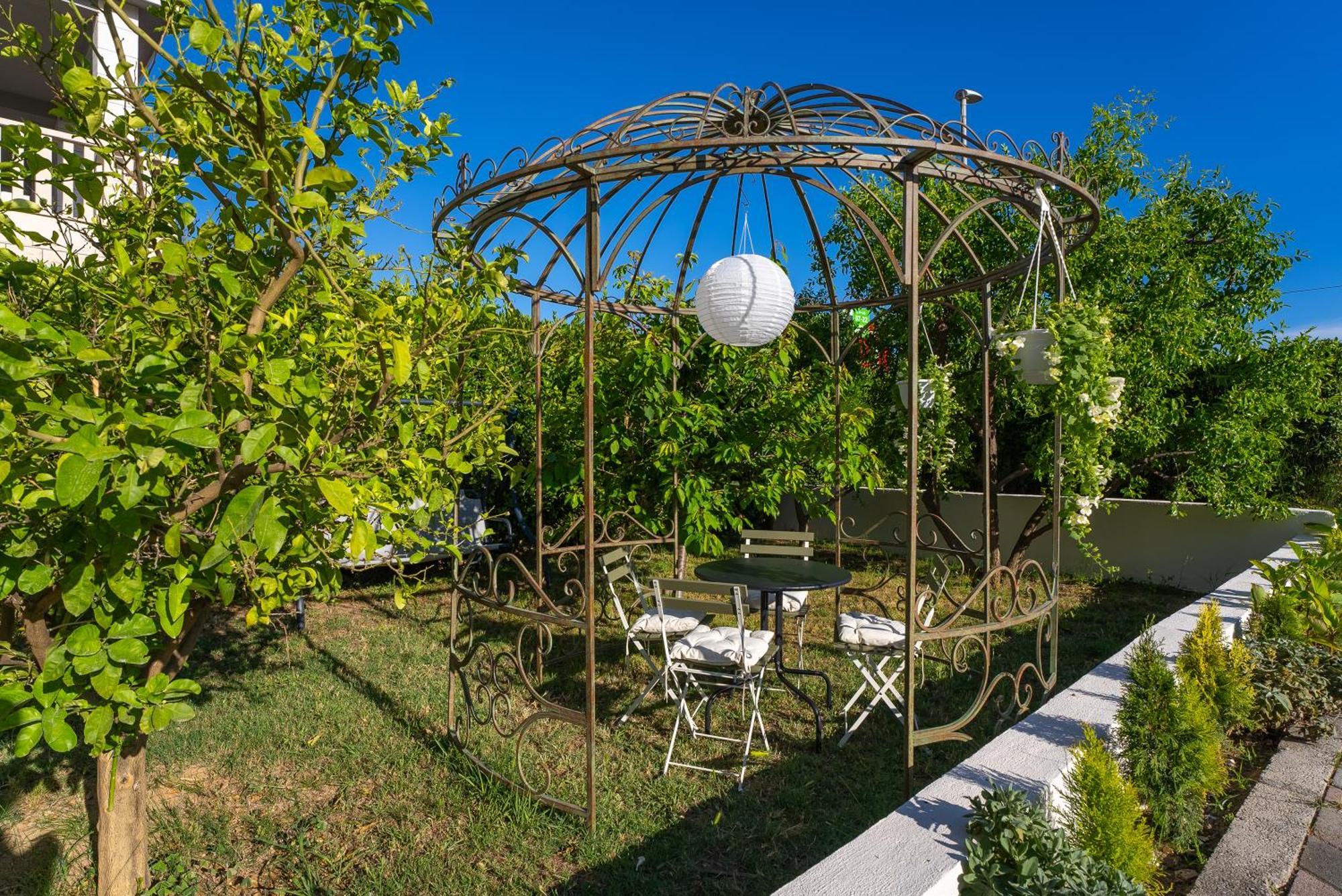 Storge Boutique Bed & Breakfast Omiš Buitenkant foto